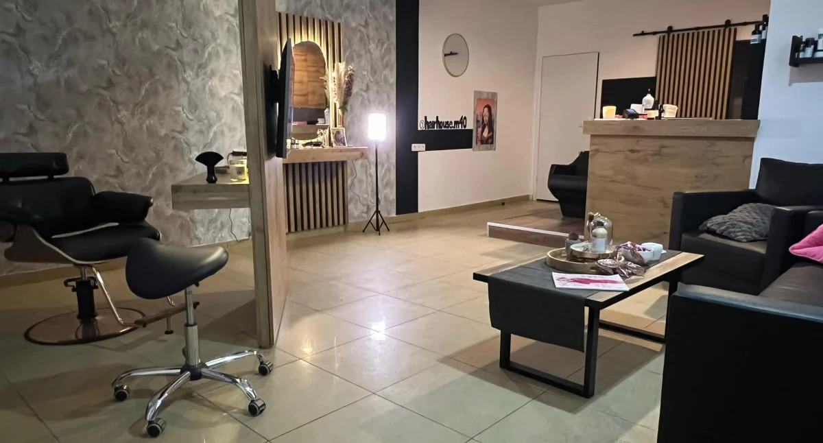 Materiał zewnętrzny, Hairhouse Twój pięknych włosów - zdjęcie, fotografia