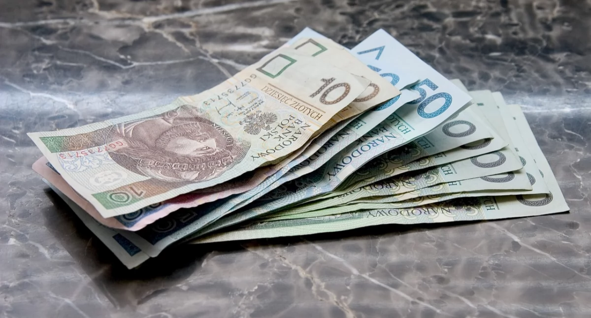 Finanse i Budżet, renciści wcześniejsi emeryci będą mogli więcej dorobić świadczeń - zdjęcie, fotografia