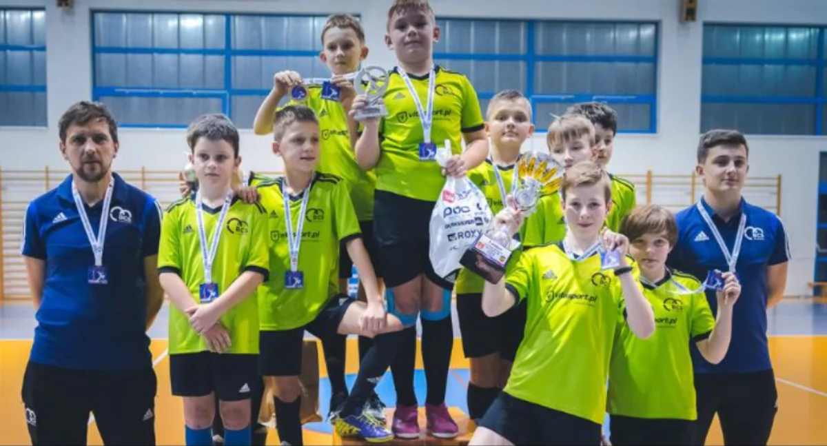 Piłka nożna, Babiogórskie Mistrzostwa Orlików Żaków halowej piłce nożnej - zdjęcie, fotografia
