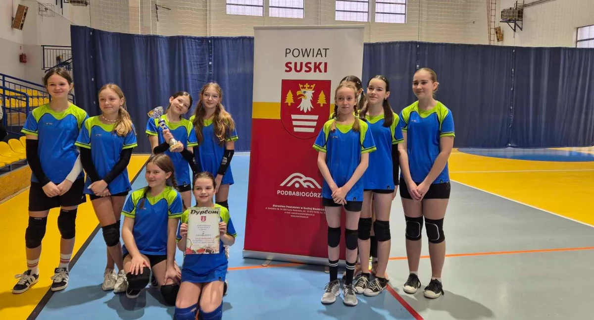 Sport szkolny, Puchar mistrzostwo powiatu siatkówkę pojechał Łętowni - zdjęcie, fotografia
