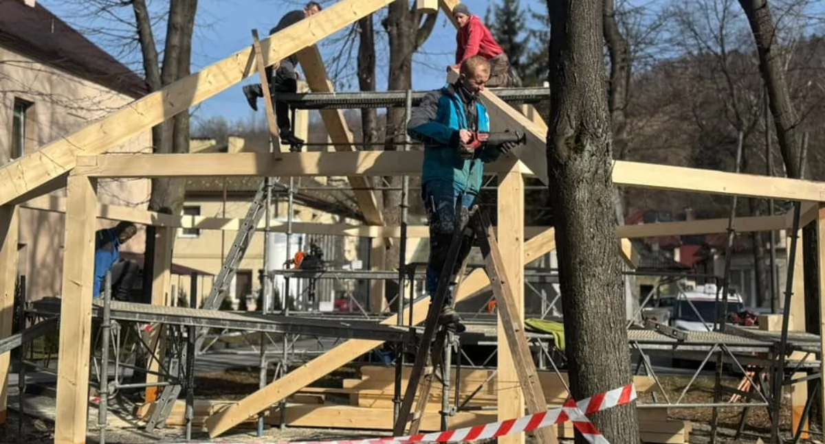Inwestycje, Powstaje przestrzeń wytchnienia pacjentów Zakładu Opiekuńczo Leczniczego Makowie Podhalańskim - zdjęcie, fotografia