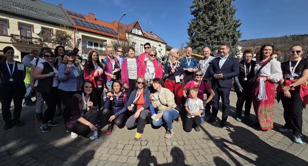 Rozrywka, Święto Kobiety siła tradycja wspólne świętowanie - zdjęcie, fotografia