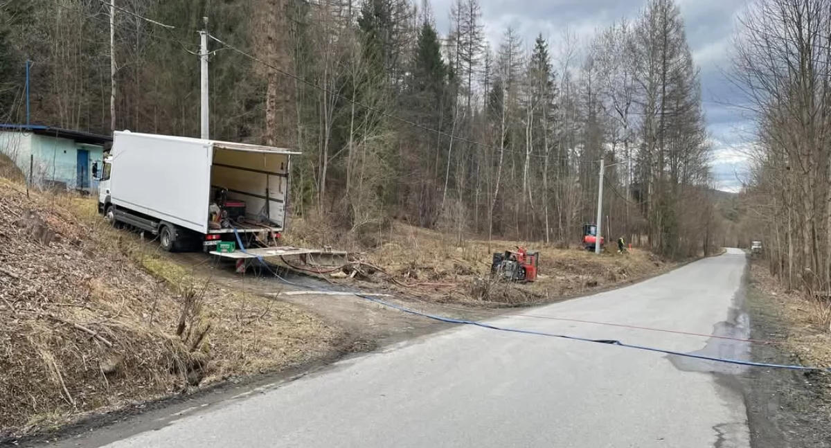 Informacje urzędowe, Stryszawa Budowa wodociągu rozpoczęta - zdjęcie, fotografia
