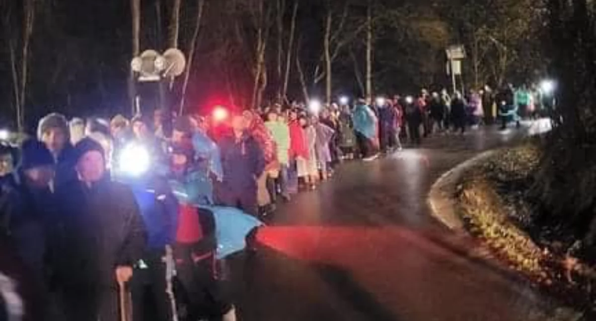 Religia, Nocna Droga Krzyżowa Lachowic Rychwałdu - zdjęcie, fotografia