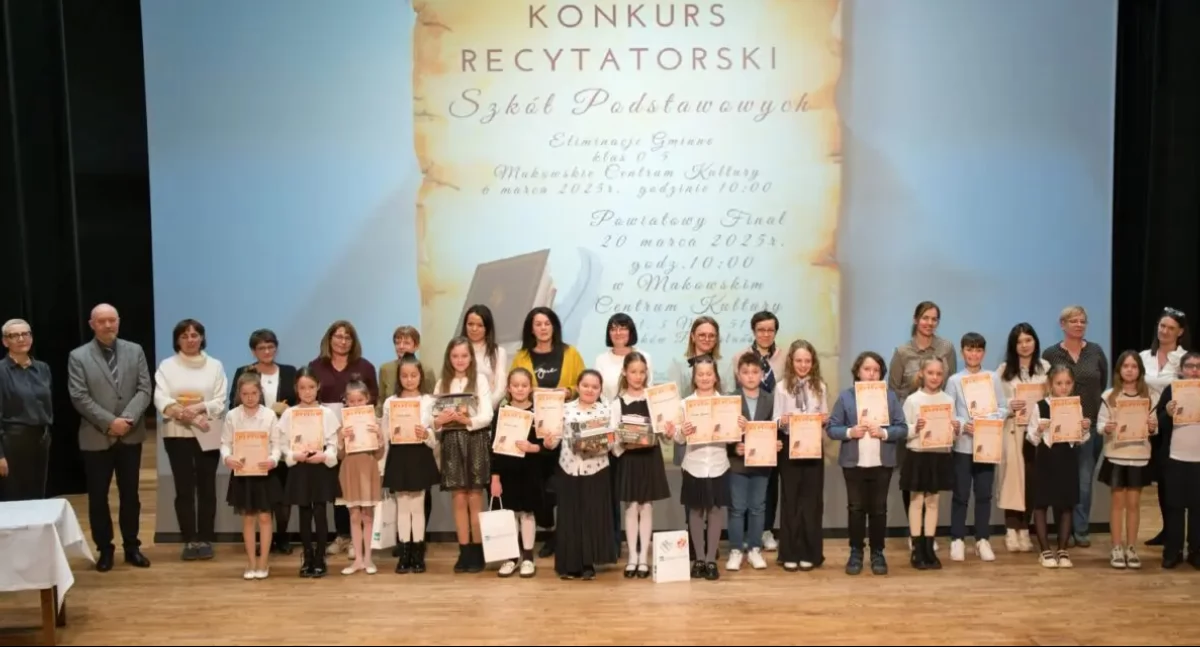 Ze szkolnej ławy, najlepiej recytował powiatowym konkursie - zdjęcie, fotografia