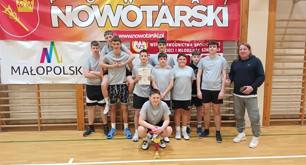 Sport szkolny, Chłopcy Stryszawy gronie najlepszych drużyn koszykówkę Małopolsce - zdjęcie, fotografia