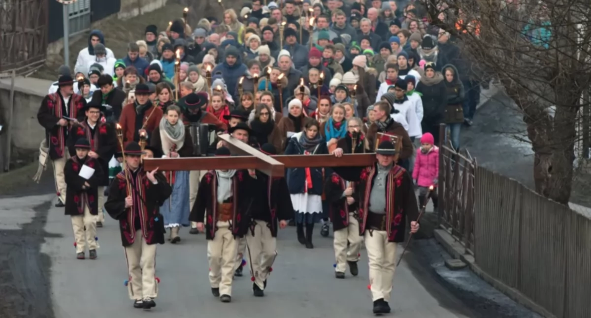 Religia, „Droga zbawienia” Plenerowa Droga Krzyżowa Juszczynie - zdjęcie, fotografia