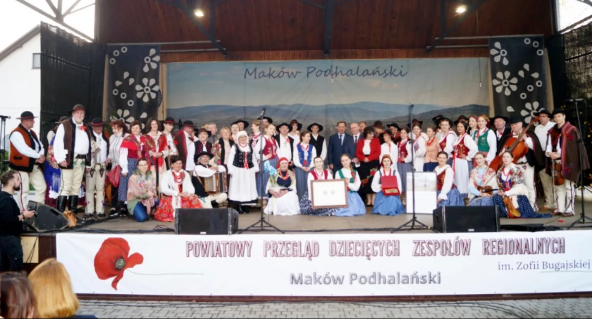 Folklor i Tradycje , Powiatowy Przegląd Zespołów Regionalnych Zofii Bugajskiej - zdjęcie, fotografia