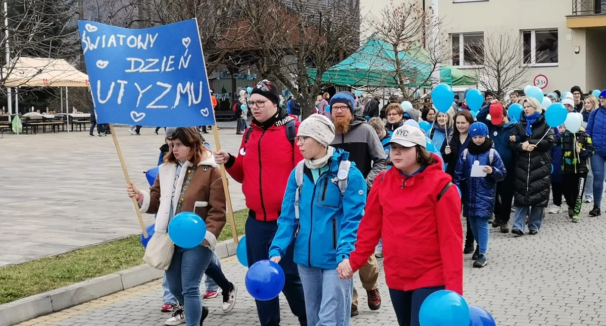 Pomoc społeczna, Marsz okazji Światowego Śwadomości Autyzmu Zembrzycach - zdjęcie, fotografia