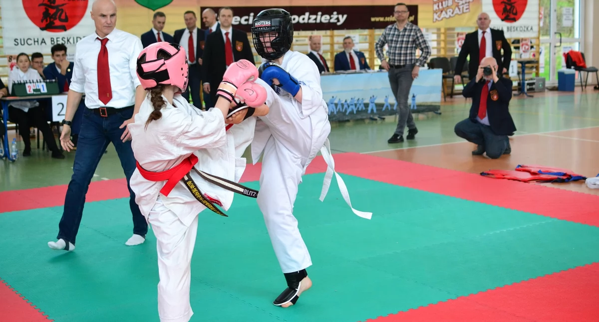 Sporty walki , Suski Turniej Seido Karate Dzieci Młodzieży przed - zdjęcie, fotografia
