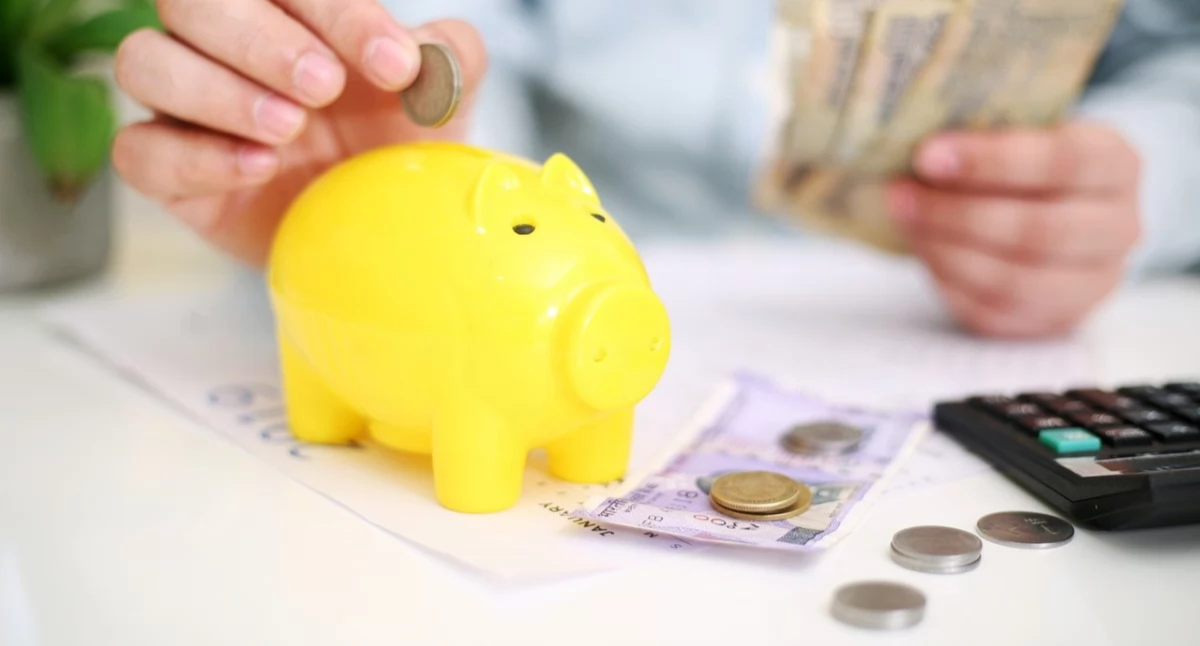 Finanse i Budżet, Wyższe pensje pracowników samorządowych - zdjęcie, fotografia