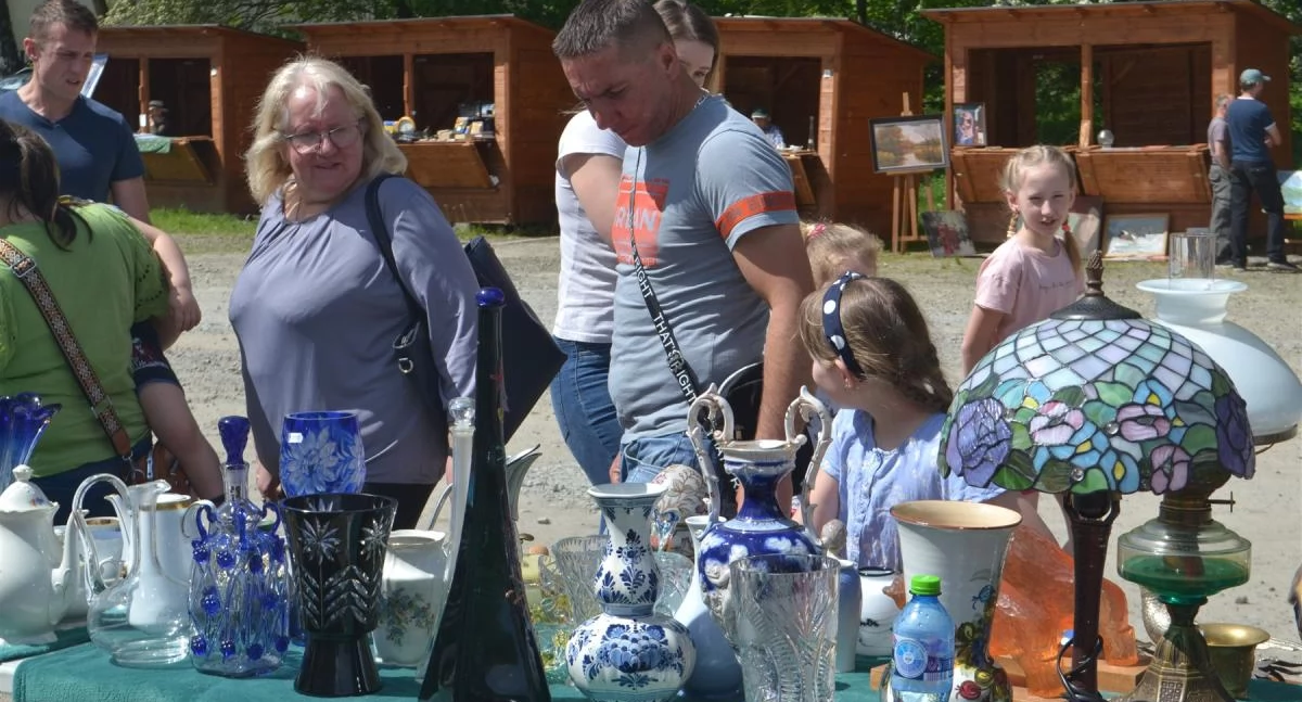 Atrakcje Turystyczne - Podróże małe i duże, Zamkowy Jarmark Staroci ramach Suskiej Majówki - zdjęcie, fotografia