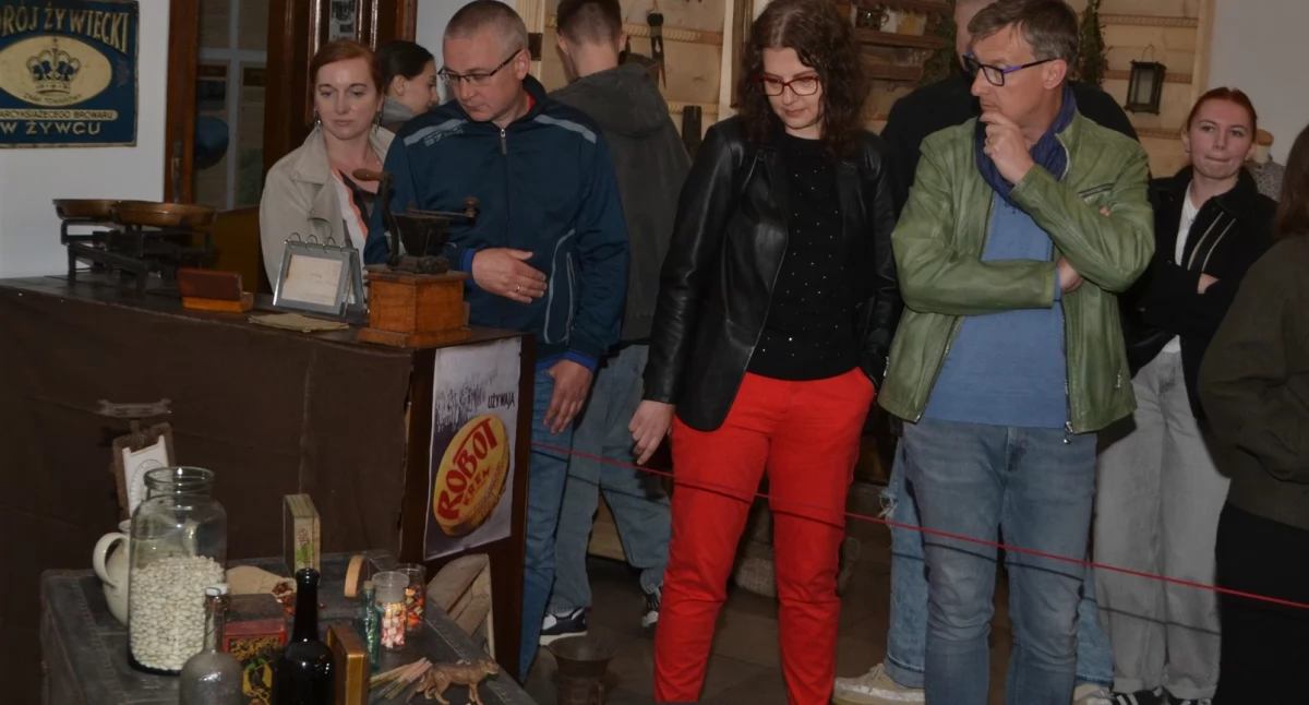 Wystawy, Sucha sprzed ożyła uroczyste otwarcie wystawy suskim zamku - zdjęcie, fotografia