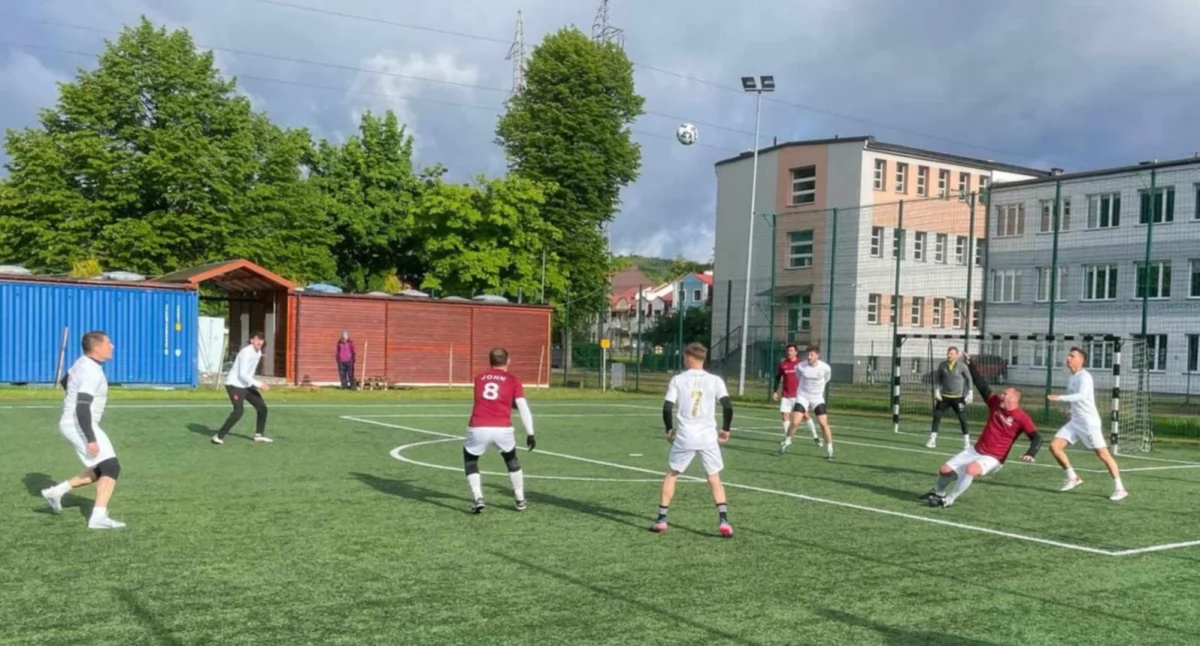 Liga Amatorska, Woodica zatrzymuje Debry Goldenów! - zdjęcie, fotografia
