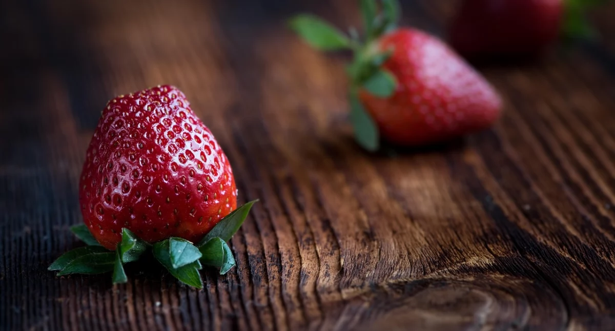 Z kraju, Biedronka wycofuje truskawki powodu bakterii Salmonella również innych sieciówkach - zdjęcie, fotografia