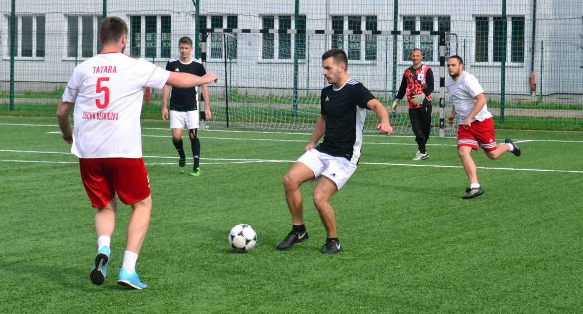 Liga Amatorska, Piąta kolejka niedzielę - zdjęcie, fotografia