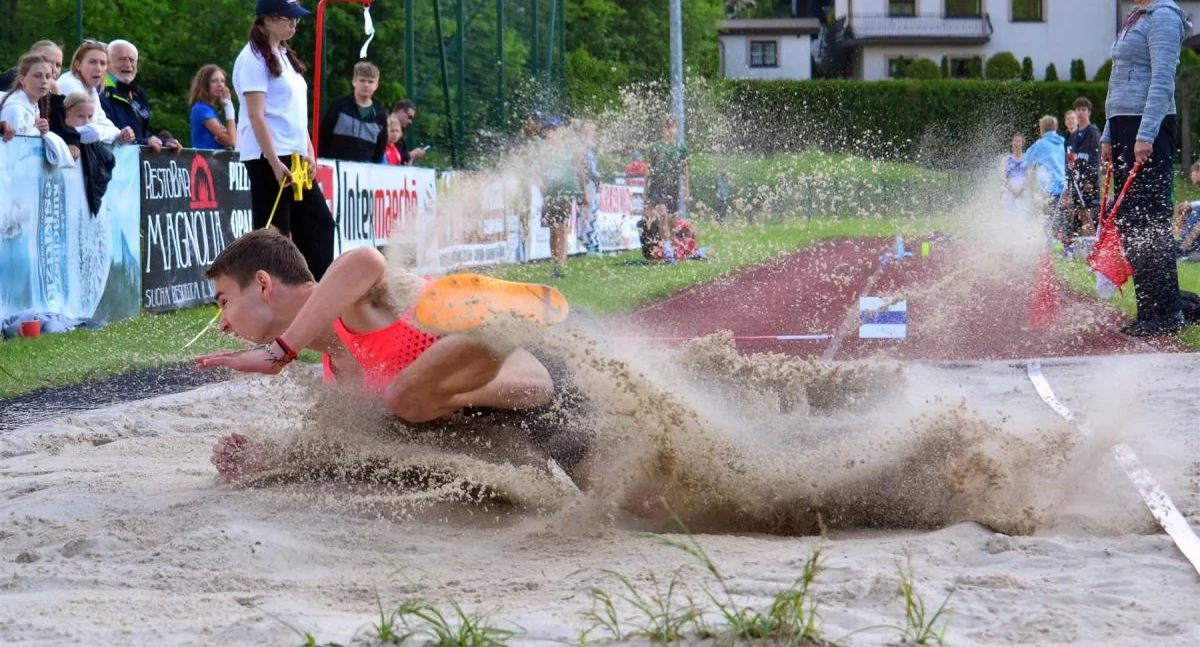 Lekkoatletyka, Zawodnicy Sucha Beskidzka bieganie Stryszawa pokazali pazur podczas Memoriału Szklarczyka - zdjęcie, fotografia