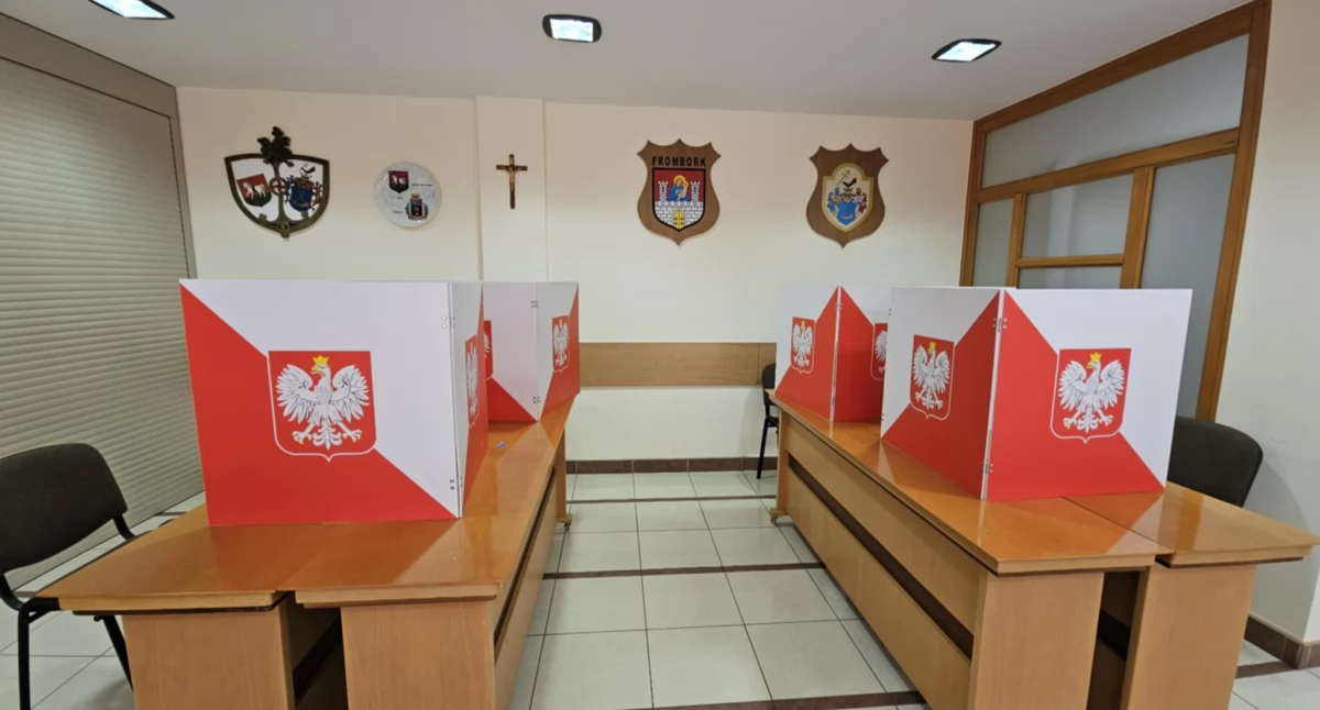 Wybory, głosowali mieszkańcy Suchej Beskidzkiej jasne - zdjęcie, fotografia
