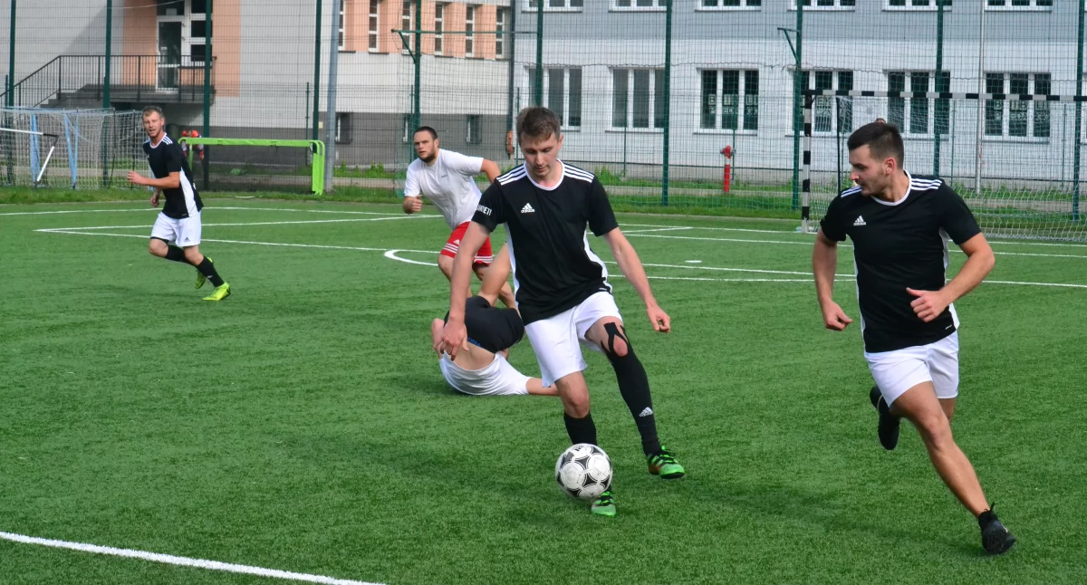Liga Amatorska, Bitwa kilku frontach Każdy swoje - zdjęcie, fotografia