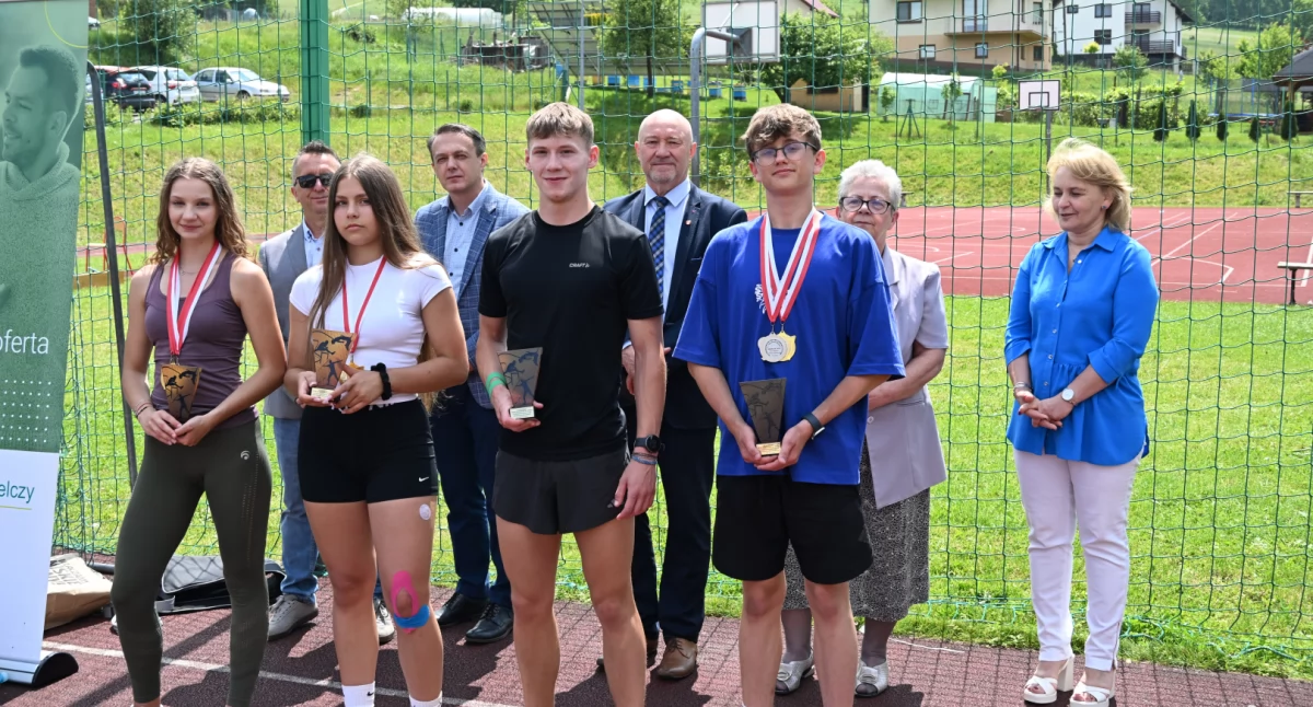 Sport szkolny, Memoriałowe zmagania lekkoatletyczne Stryszawie - zdjęcie, fotografia