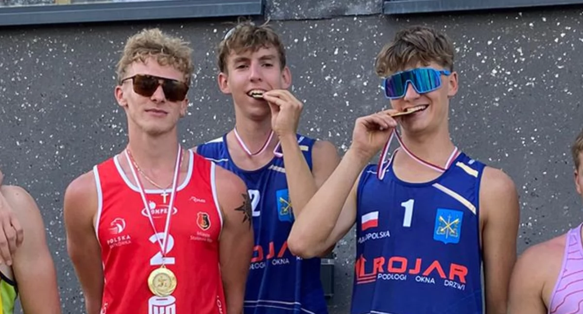 Osobowości sportu, Krzysztof mistrzem Małopolski juniorów siatkówce plażowej! - zdjęcie, fotografia