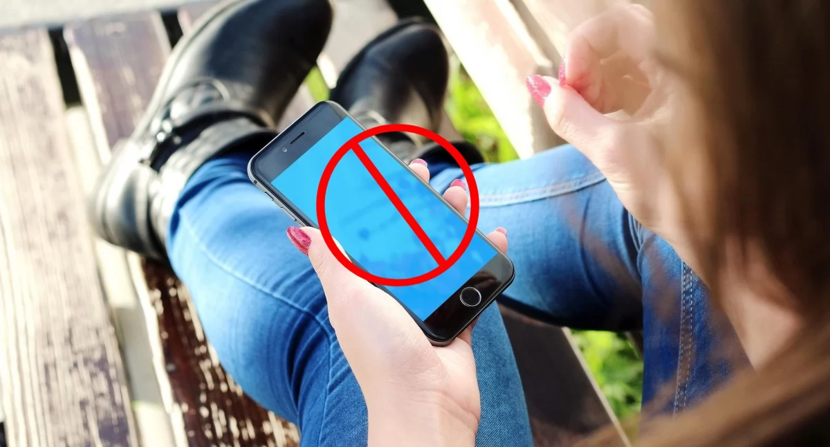 Kartka z kalendarza, lipca Światowy Dzień Telefonu Komórkowego - zdjęcie, fotografia