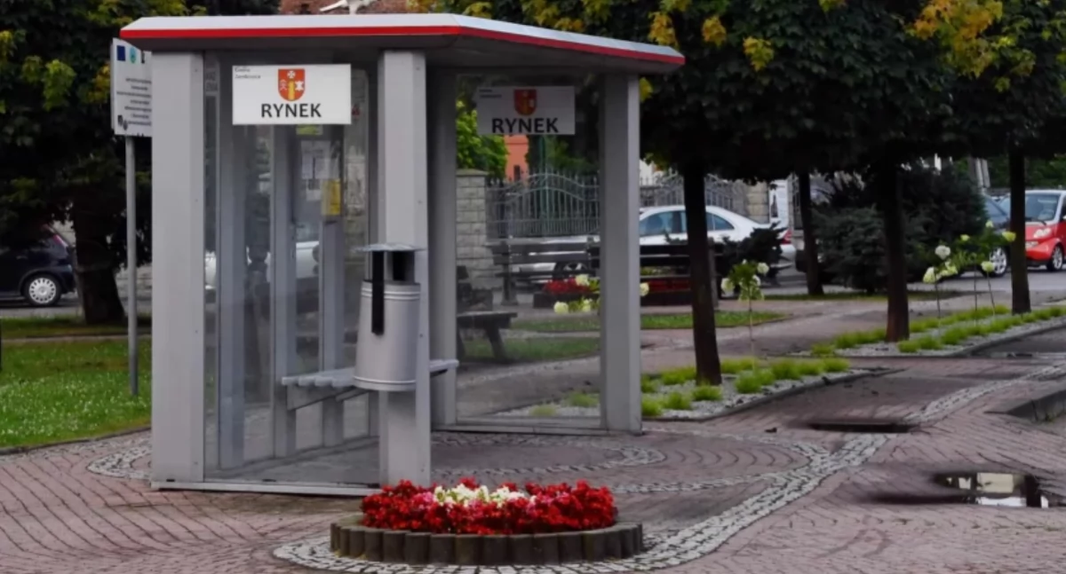 Nasze sprawy, Zembrzycki dzielnicowy walczy wykroczeniami szczególnym nadzorem przystanek „Zembrzyce Rynek” - zdjęcie, fotografia