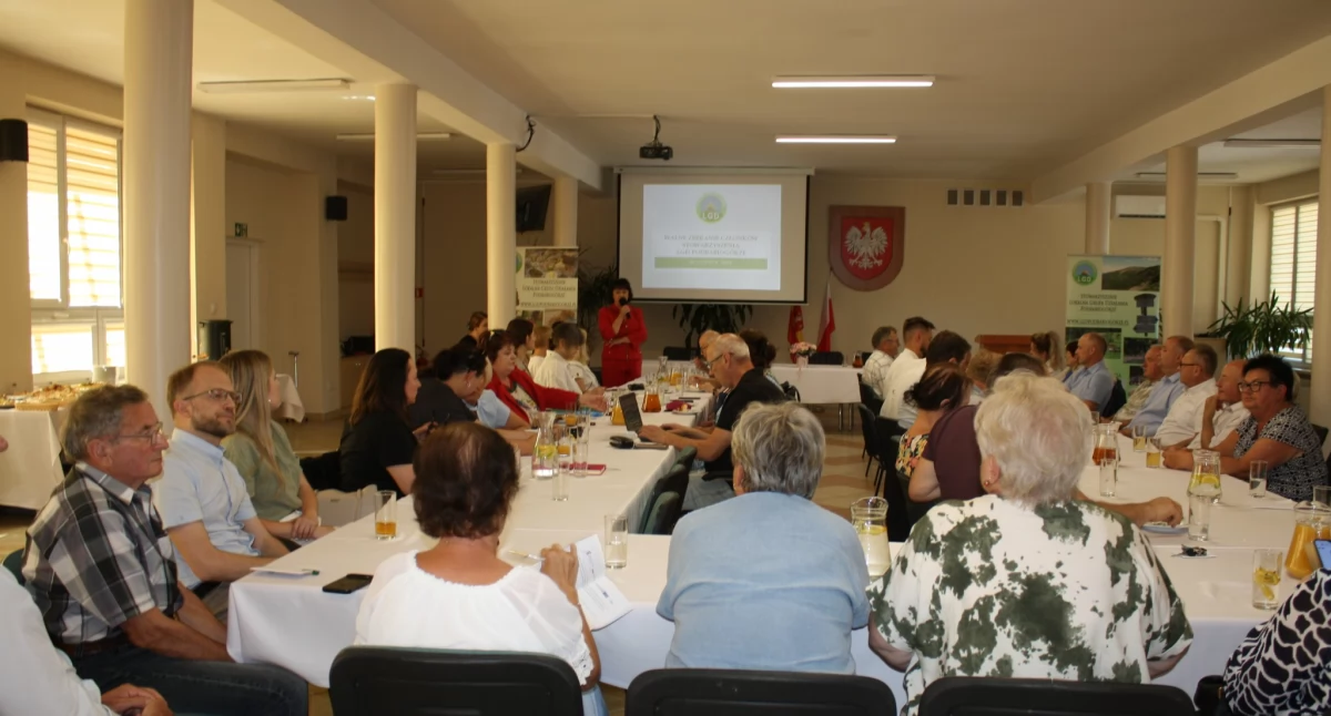 Finanse i Budżet, Absolutorium „Podbabiogórze” Zaufanie które motywuje dalszego działania - zdjęcie, fotografia