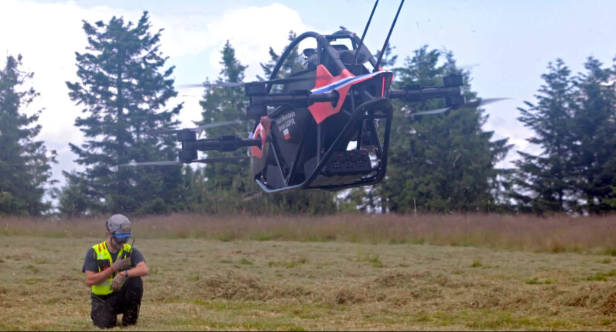 Akcje GOPRu, Załogowy eVTOL służbie testy Jetson ONE nowym rozdziałem ratownictwie górskim - zdjęcie, fotografia