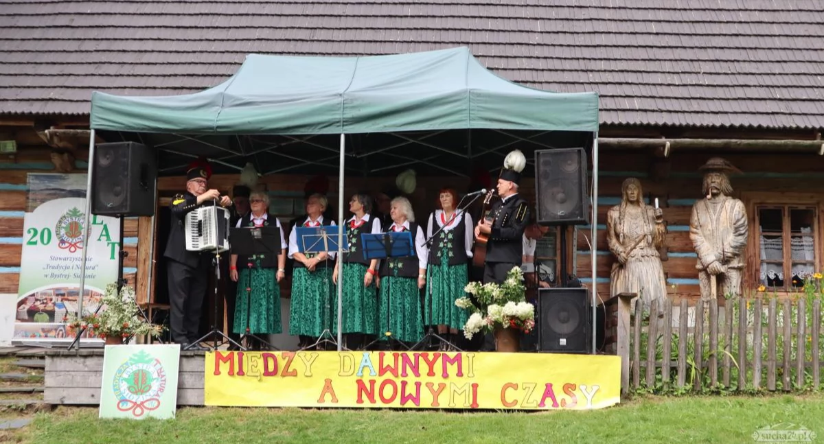 Rozrywka, „Między dawnymi nowymi czasy” popołudnie skansenie Sidzinie - zdjęcie, fotografia
