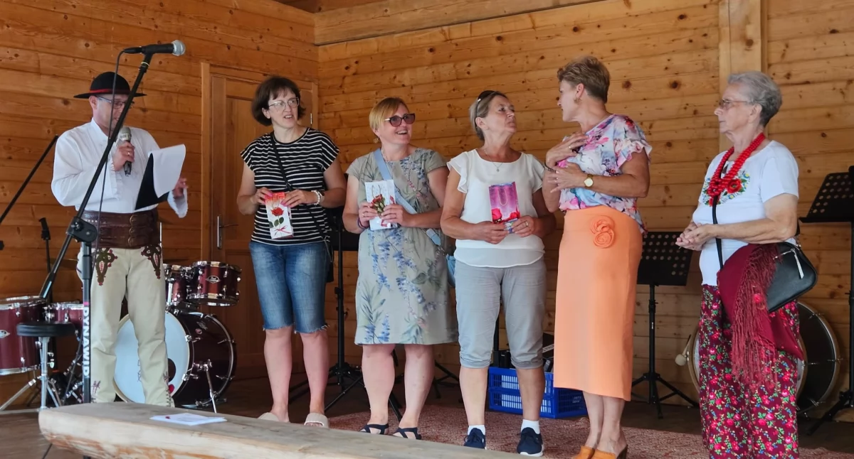 Folklor i Tradycje , Pierwsze Czatożańskie Święto Kołacza tradycja muzyka dinozaury! - zdjęcie, fotografia