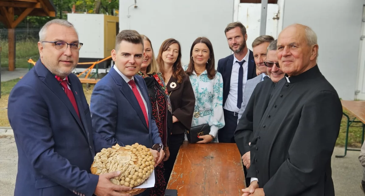 Rozrywka, Krzeszów gospodarzem Dożynek Gminnych - zdjęcie, fotografia