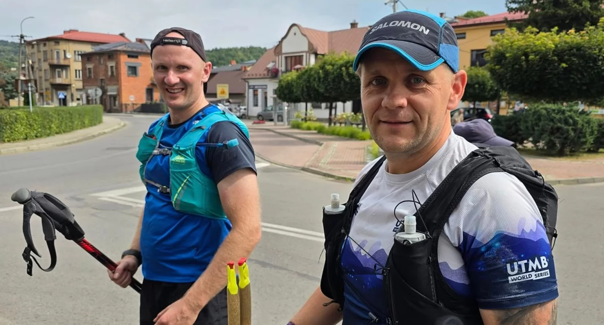 Pomoc społeczna, Biegną Mały Szlak Beskidzki… pomóc pogorzelcom Tarnawy Dolnej - zdjęcie, fotografia