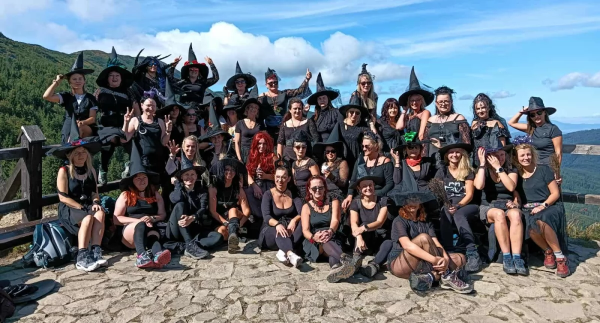 Atrakcje Turystyczne - Podróże małe i duże, Czarownic Babiej Górze magia kobiecej przyjaźni górskim wydaniu - zdjęcie, fotografia