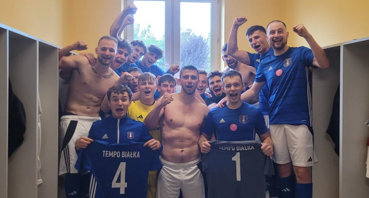 Piłka nożna, ZACHODNIA Przełamanie remontada Tempa Zabierzowie - zdjęcie, fotografia
