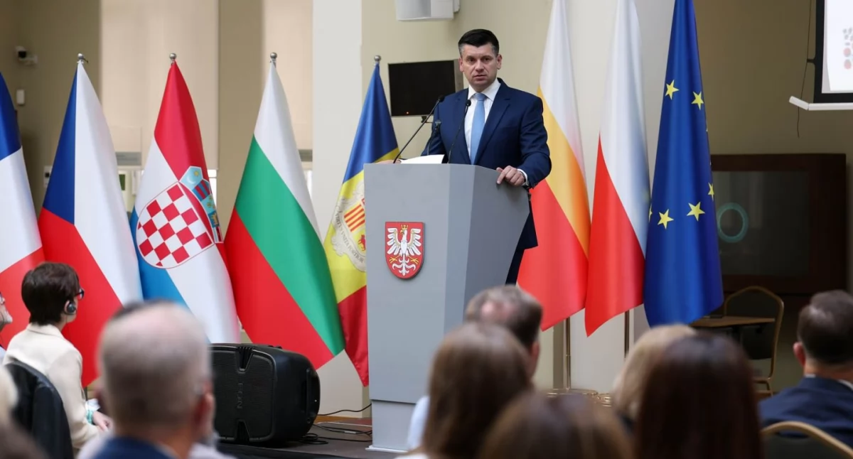 Z kraju, Babia Góra centrum europejskiej debaty rozwoju - zdjęcie, fotografia