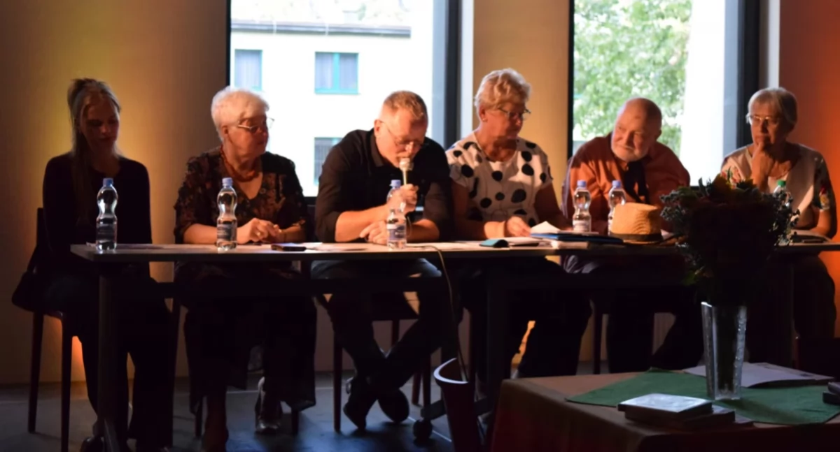 Literatura i poezja, Wrześniowy podwójny Salon Poezji Suchej Beskidzkiej - zdjęcie, fotografia
