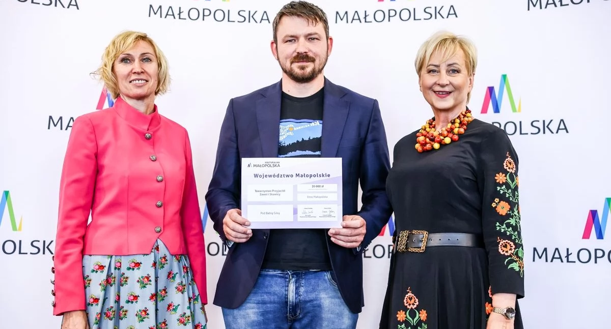 Finanse i Budżet, Czeki „Etno Małopolska” stowarzyszeń powiatu suskiego - zdjęcie, fotografia