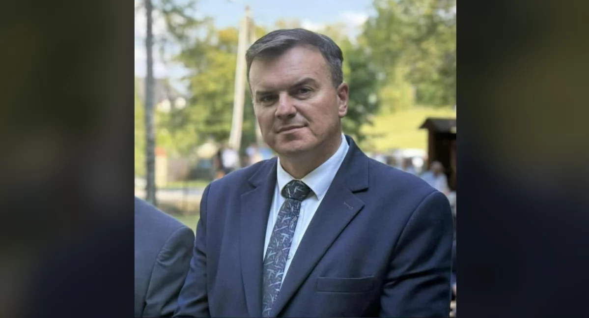 Polityka, „Rodzina fundamentem wychowania” wywiad posłem Mariuszem Krystianem - zdjęcie, fotografia