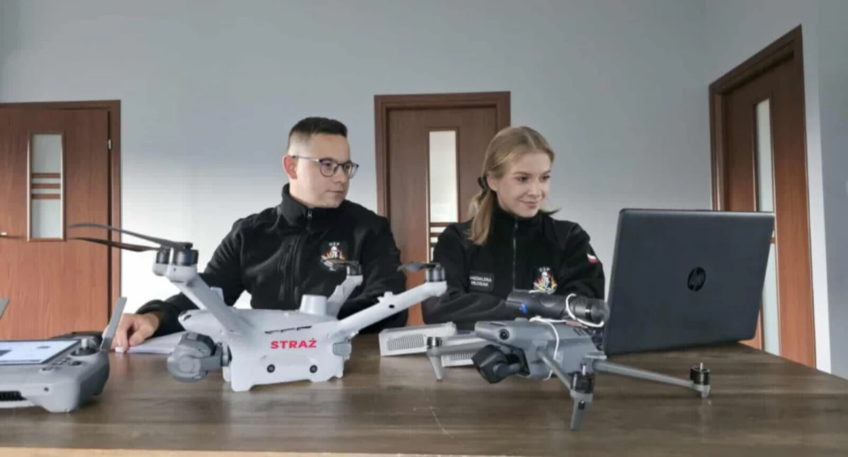 Z remizy, piloci dronów szeregach Maków Dolny - zdjęcie, fotografia