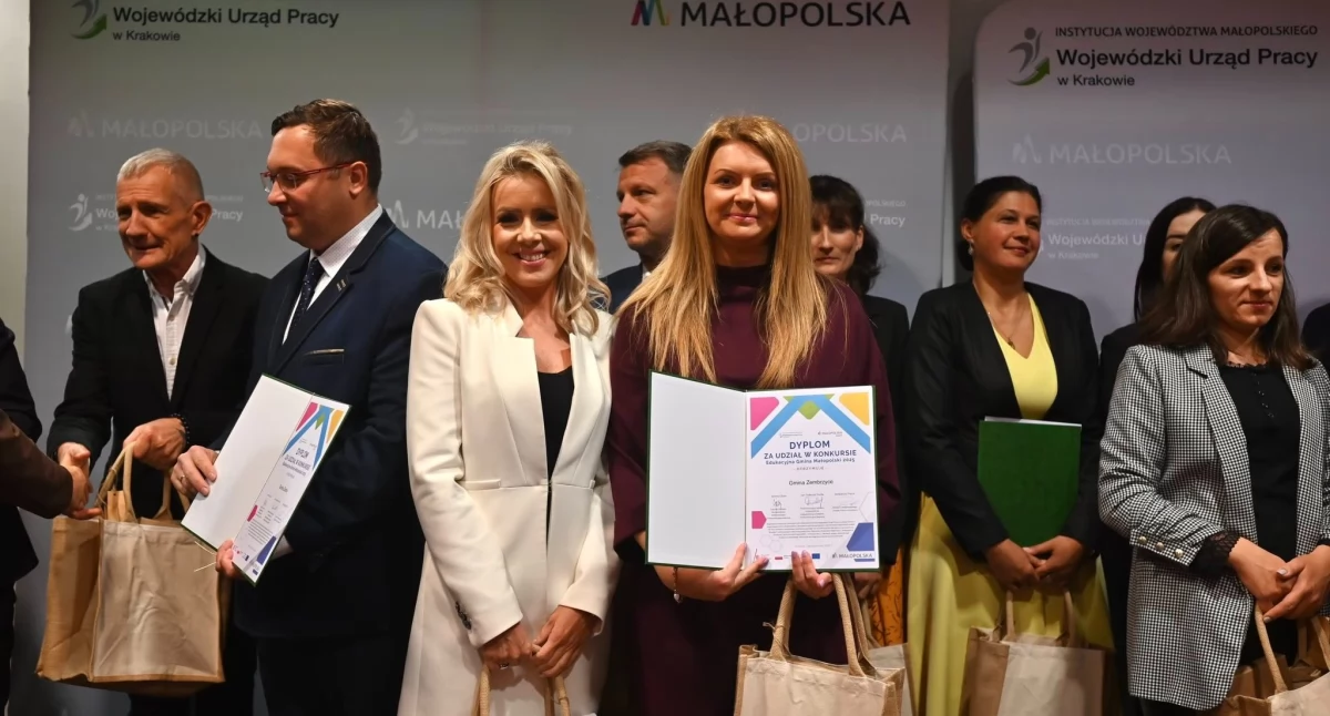 Ze szkolnej ławy, Gmina Zembrzyce Bystra Sidzina nagrodzone podczas „Rozwiń swoją Gminę 2025” - zdjęcie, fotografia