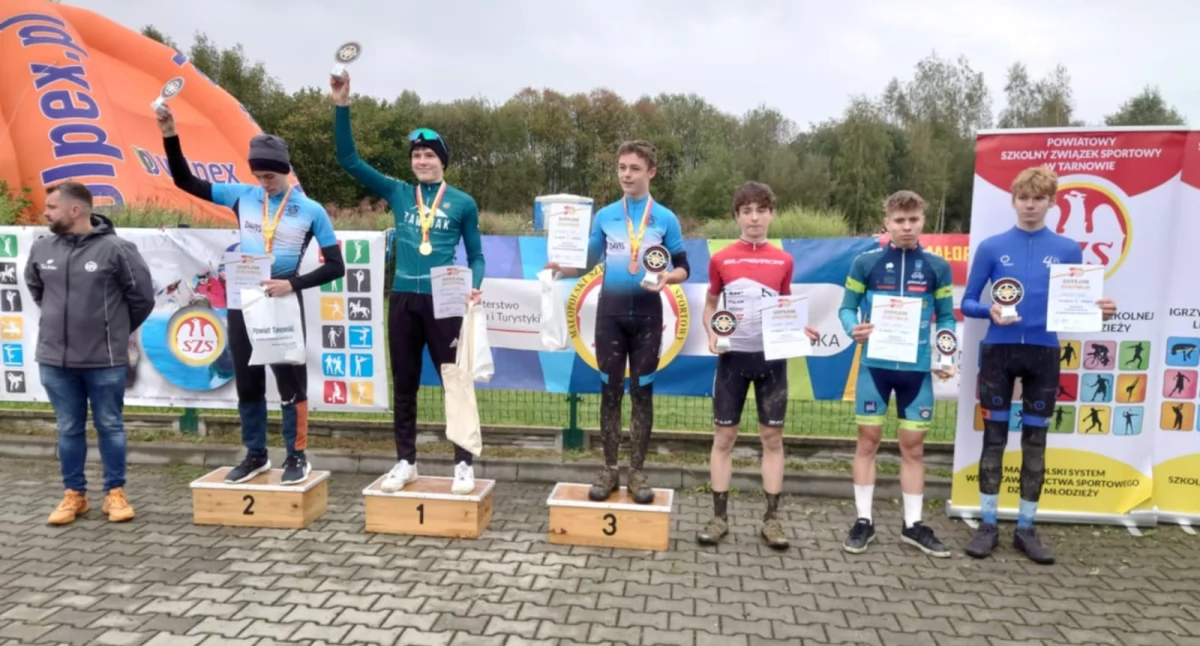 Sport szkolny, Rewelacyjny start uczniów wojewódzkich zawodach kolarstwie górskim - zdjęcie, fotografia