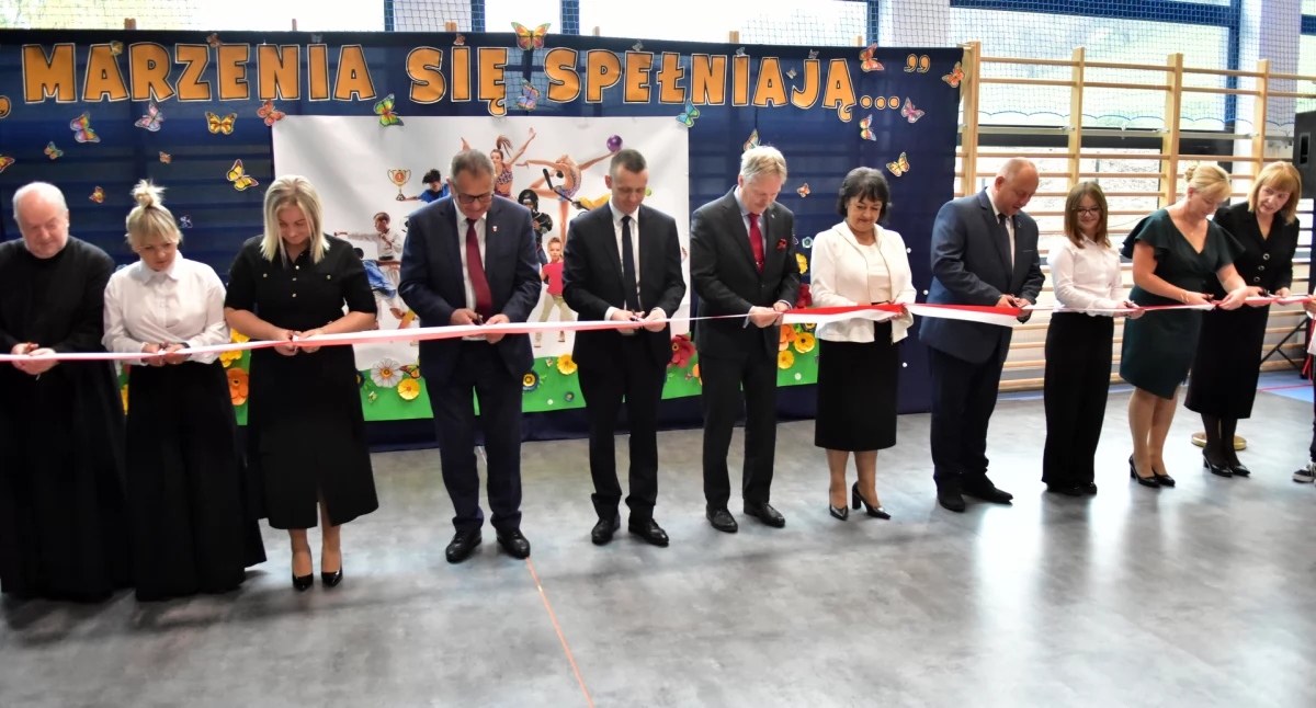 Inwestycje, Uroczyste otwarcie nowej gimnastycznej Zespole Szkolno Przedszkolnym Baczynie - zdjęcie, fotografia