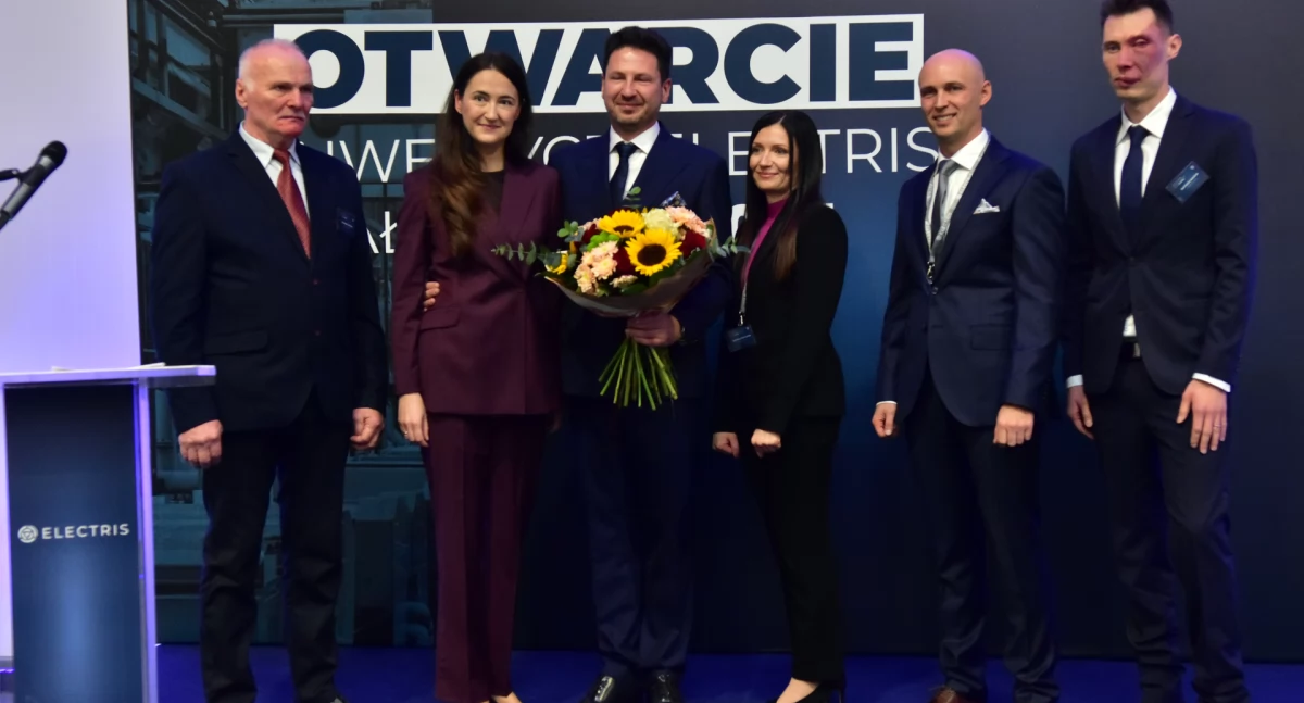 Inwestycje, Electris inwestycjami wartymi automatyczna galwanizernia rozwój usług montażu rozdzielnic - zdjęcie, fotografia