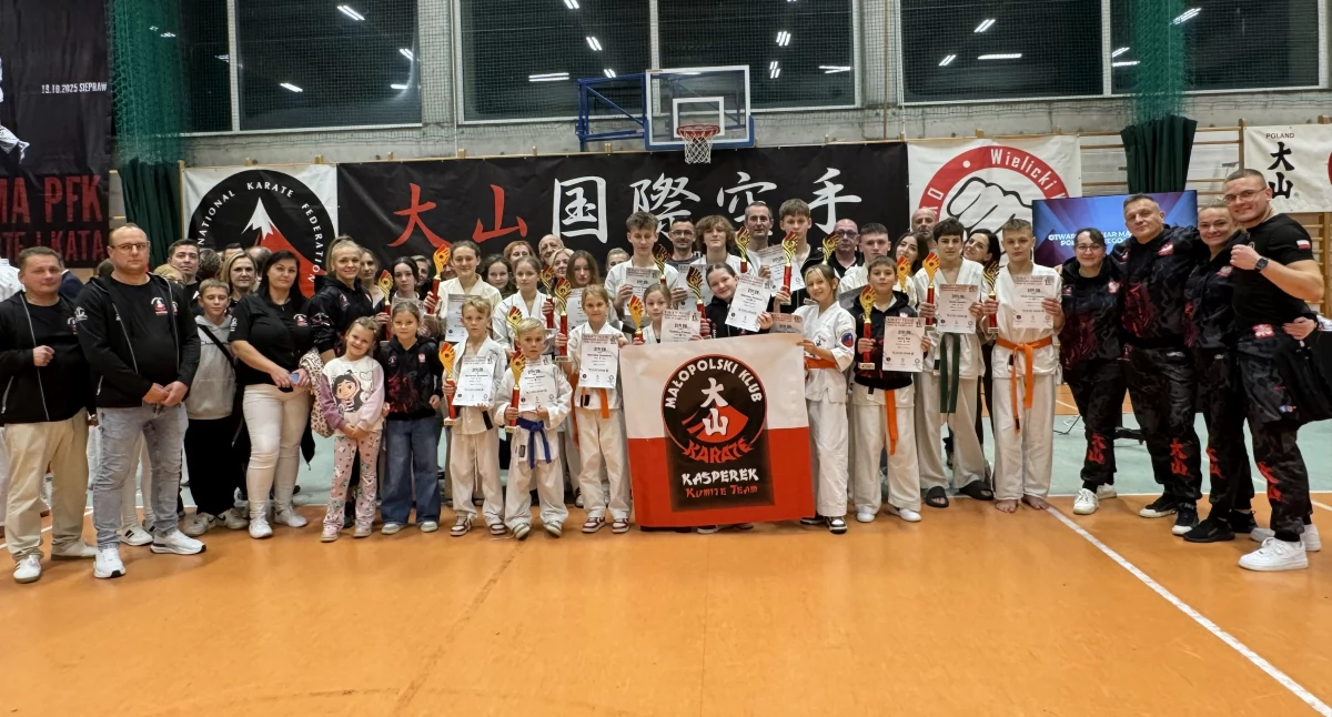 Sporty walki , Sukcesy medale karateków Bystrej Podhalańskiej Sidziny Osielca turnieju Sieprawiu - zdjęcie, fotografia