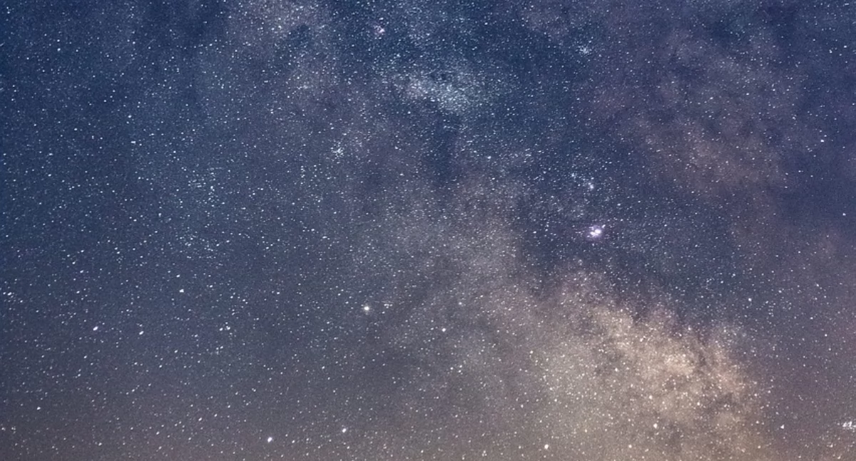 Rozrywka, spadających gwiazd przelot komety Niebo Beskidami znów zachwyci - zdjęcie, fotografia