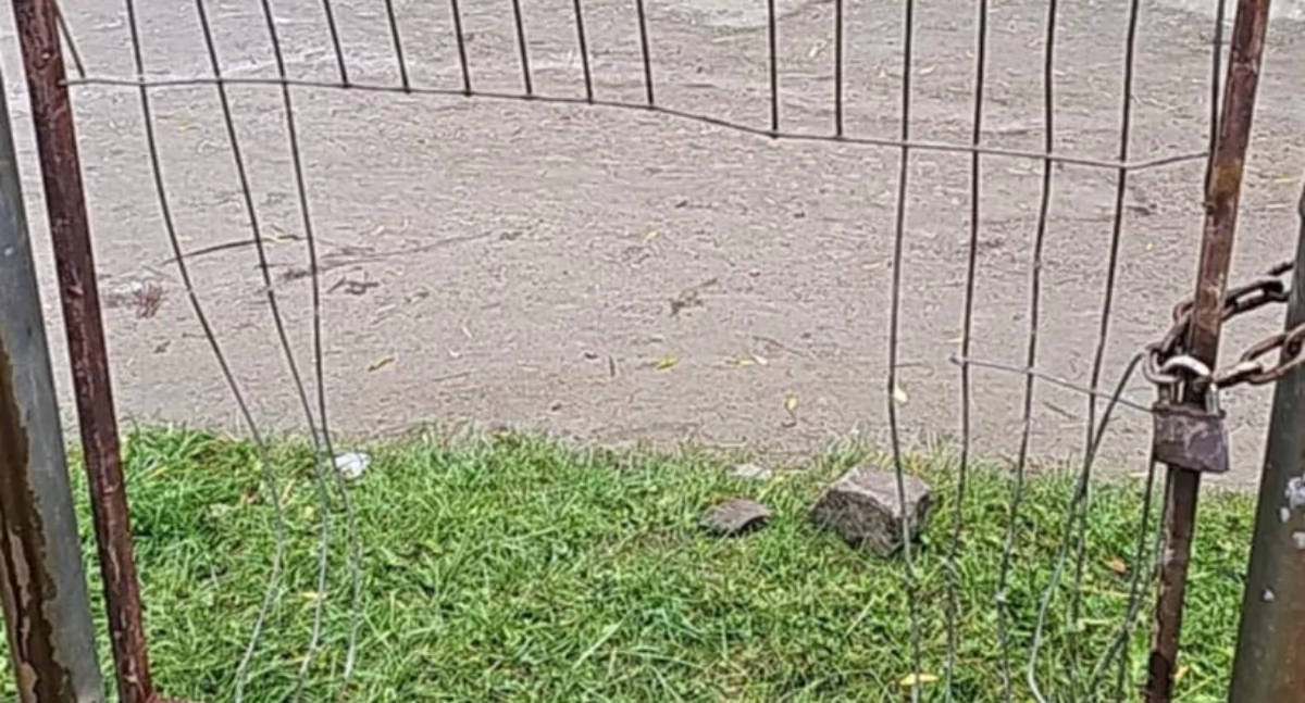 Kronika kryminalna, Kolejny wandalizmu stadionie naszym powiecie - zdjęcie, fotografia