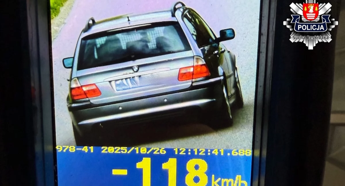 Kronika kryminalna, Pędził obszarze zabudowanym stracił prawo jazdy - zdjęcie, fotografia