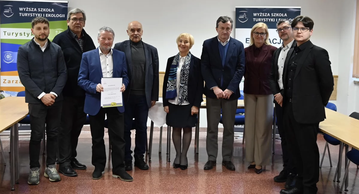 Ze szkolnej ławy, Zygmunt Kruczek nowym rektorem Wyższej Szkoły Turystyki Ekologii Suchej Beskidzkiej - zdjęcie, fotografia