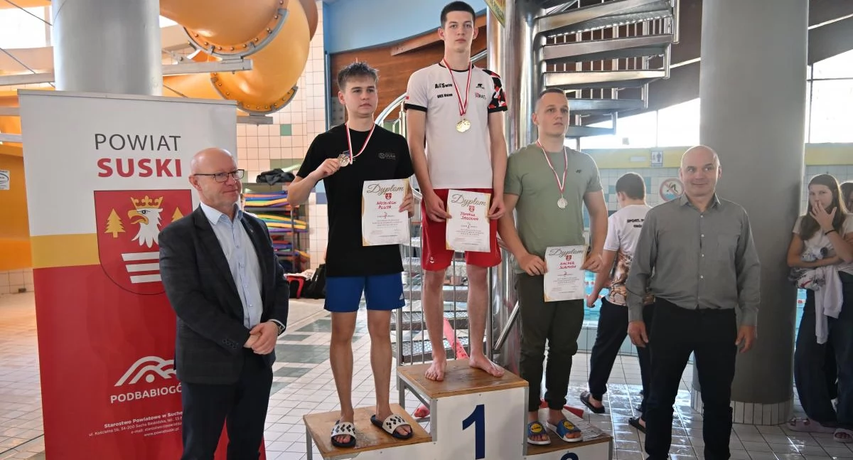 Pływanie, Zawody Puchar Starosty czyli wielkie emocje basenie Suchej Beskidzkiej - zdjęcie, fotografia